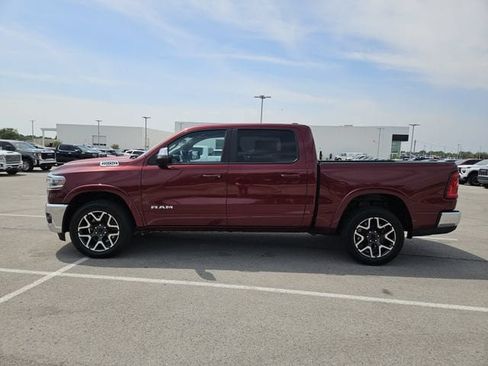 Used 2025 RAM 1500 Laramie AWD/4WD image 4