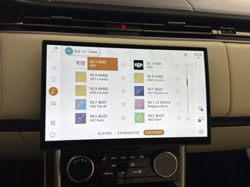 Used 2023 Land Rover Range Rover SE image 25