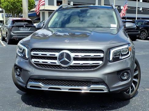 Used 2021 Mercedes-Benz GLB 250 image 2