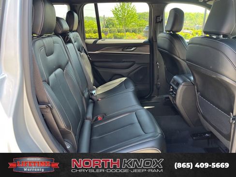 Used 2025 Jeep Grand Cherokee Limited AWD/4WD image 21
