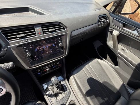 Used 2022 Volkswagen Tiguan SE FWD image 18