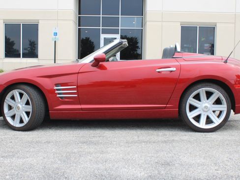 Used 2005 Chrysler Crossfire Limited RWD image 22