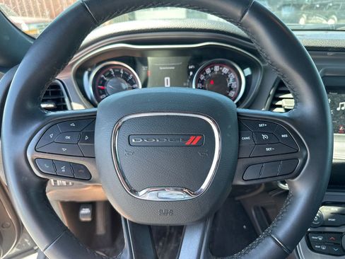 Used 2023 Dodge Challenger SXT RWD image 9
