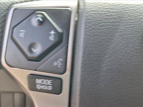 Used 2022 Toyota Tacoma SR5 RWD image 12