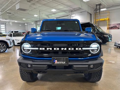 Used 2022 Ford Bronco Outer Banks w/ Sasquatch Package AWD/4WD image 2