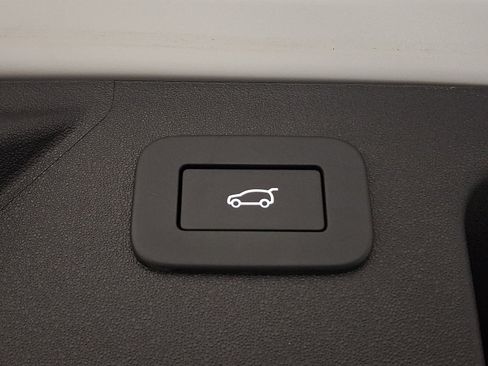 Certified 2025 Land Rover Discovery Sport S AWD/4WD image 29