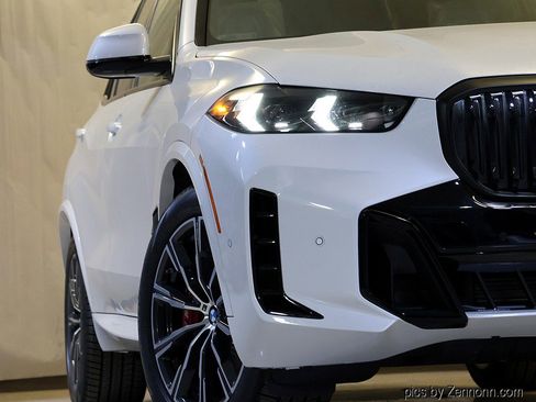 New 2026 BMW X5 xDrive50e image 4