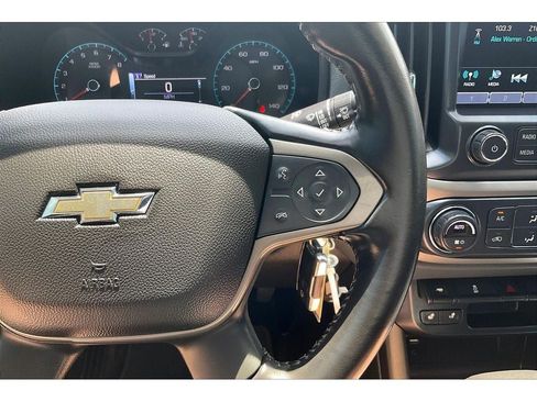 Used 2017 Chevrolet Colorado Z71 AWD/4WD image 21