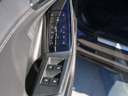 Used 2025 Audi Q6 e-tron Premium w/ Convenience Package image 25