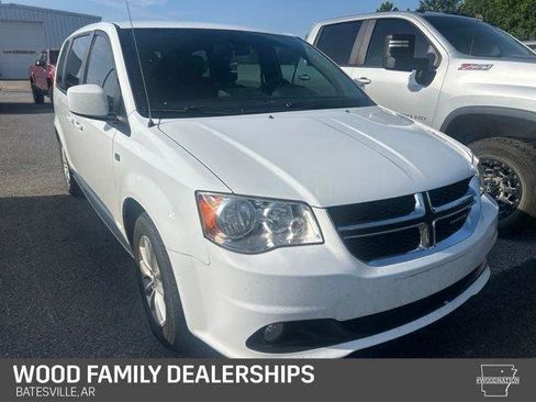 Certified 2019 Dodge Grand Caravan SE FWD image 1