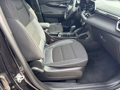 Used 2025 Chevrolet TrailBlazer LT image 13