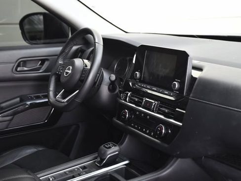 Used 2023 Nissan Pathfinder SV FWD image 30