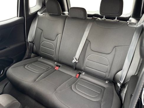 Used 2021 Jeep Renegade Latitude AWD/4WD image 11