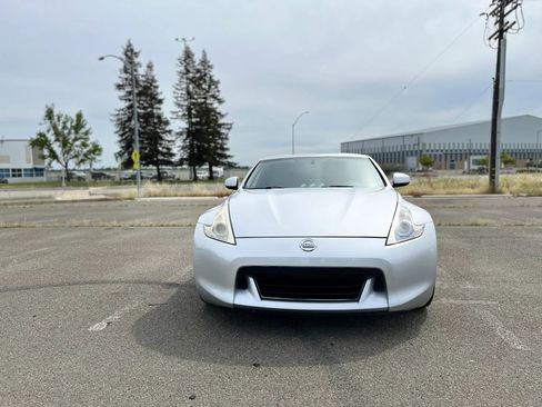 Used 2009 Nissan 370Z Touring w/ Sport Pkg image 2