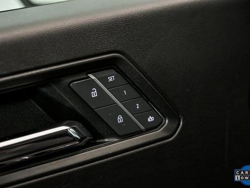 Used 2023 GMC Canyon Denali image 9