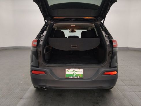 Used 2017 Jeep Cherokee Latitude FWD image 29