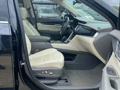 Used 2023 Cadillac XT6 Premium Luxury FWD image 14