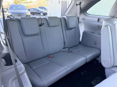 Used 2014 Toyota Highlander Limited w/ Driver Technology Package image 22