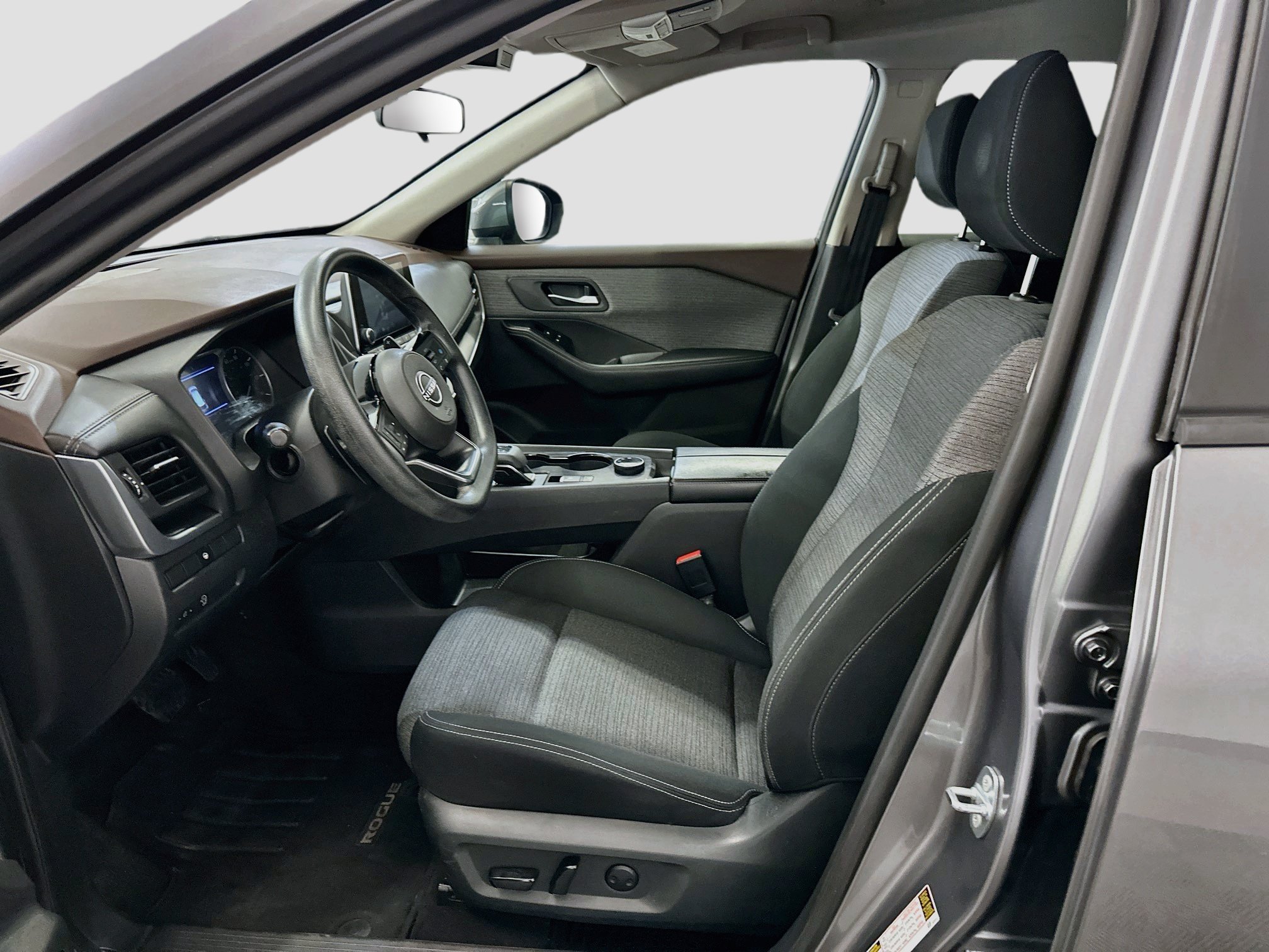 Used 2023 Nissan Rogue SV AWD/4WD image 13