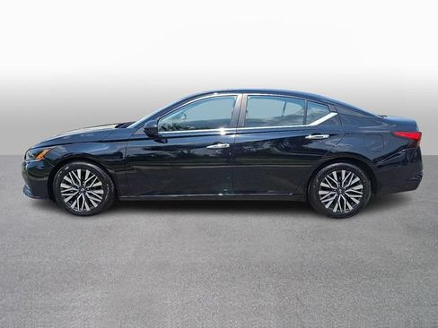 Used 2024 Nissan Altima 2.5 SV FWD image 7