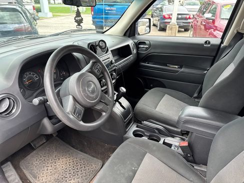 Used 2014 Jeep Patriot Sport w/ Power Value Group AWD/4WD image 12