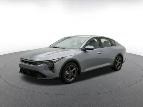 Used 2025 Kia K4 FWD image 3