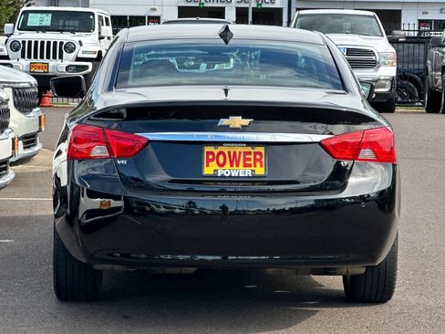 Used 2017 Chevrolet Impala LT w/ Convenience Package FWD image 5