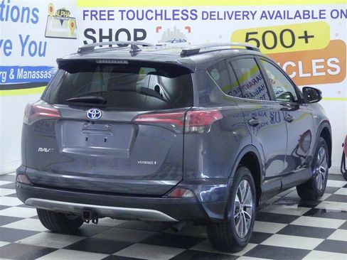 Used 2018 Toyota RAV4 LE AWD/4WD image 7