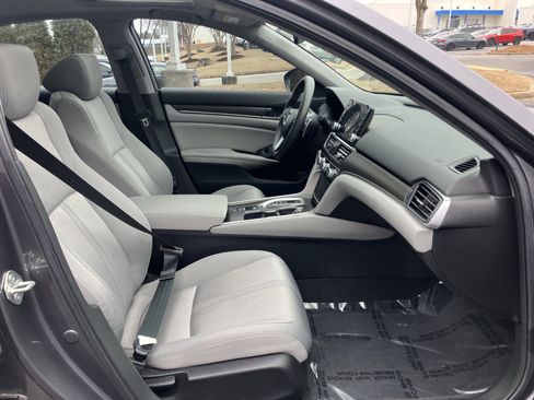 Used 2020 Honda Accord EX image 34