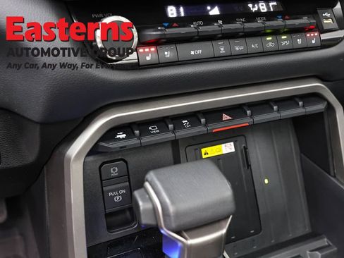 Used 2024 Toyota Tundra Limited AWD/4WD image 22