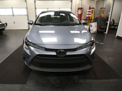 Used 2024 Toyota Corolla LE FWD image 2