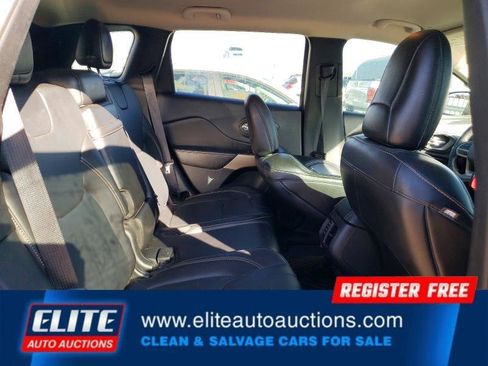 Used 2018 Jeep Cherokee Limited w/ Technology Group image 19