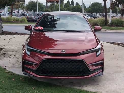 Certified 2025 Toyota Corolla SE w/ SE Premium Package FWD image 3