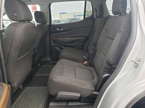 Used 2019 GMC Acadia SLE image 11