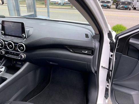 Used 2024 Nissan Sentra SV FWD image 13