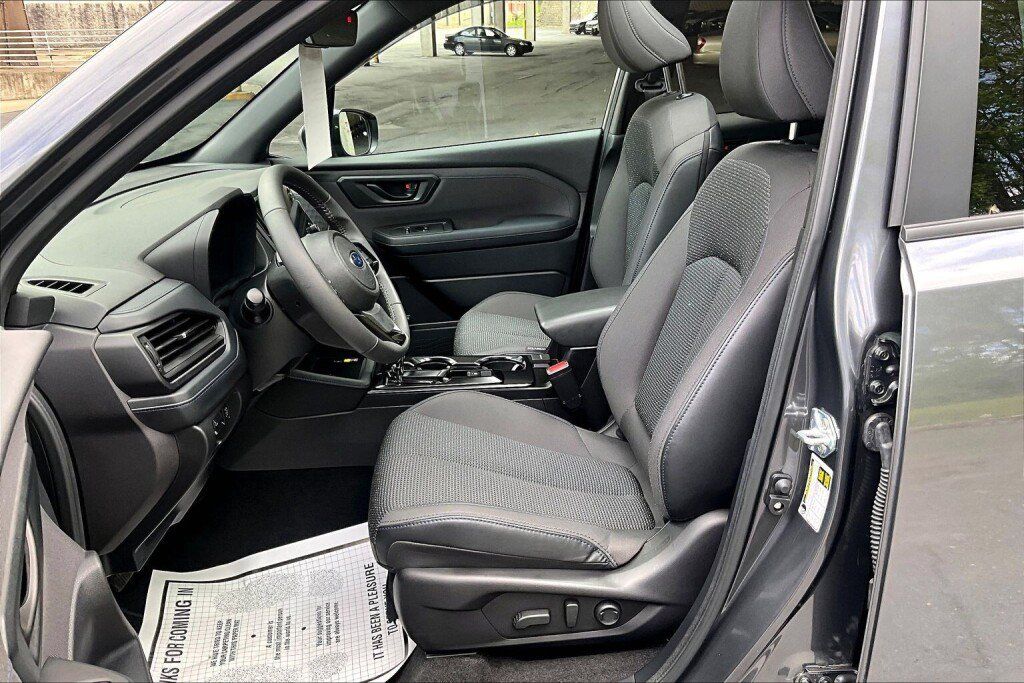 Used 2026 Subaru Forester Premium AWD/4WD image 15