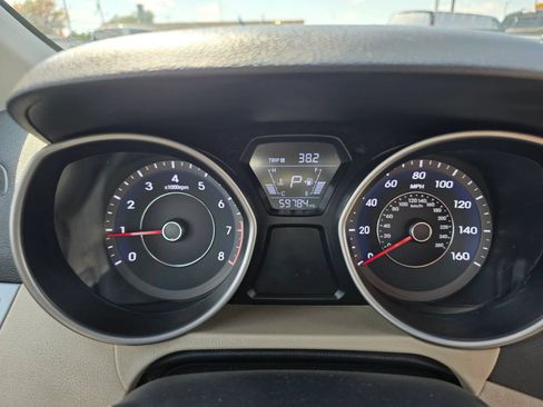 Used 2014 Hyundai Elantra SE FWD image 15
