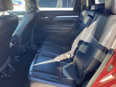 Used 2018 Toyota Highlander XLE image 8