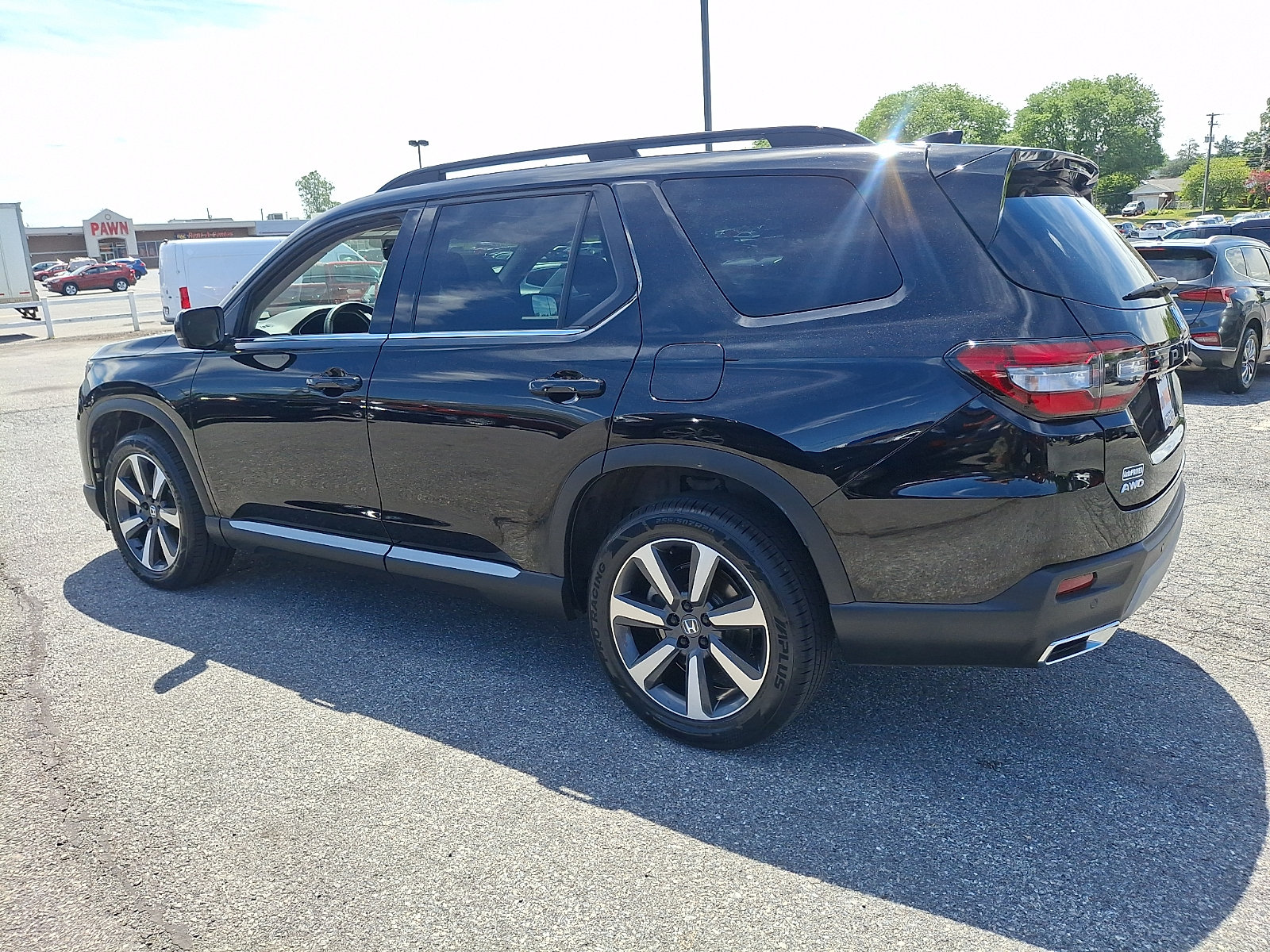 Used 2023 Honda Pilot Touring image 4