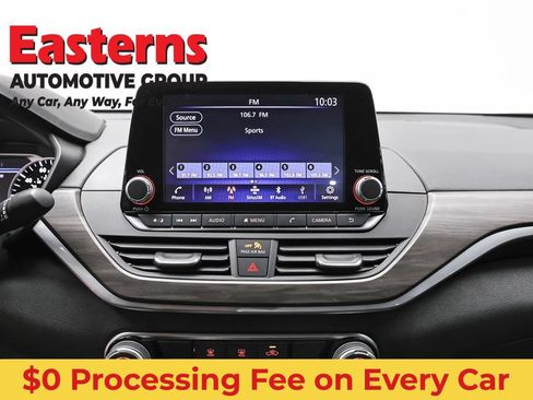 Used 2025 Nissan Altima 2.5 SV FWD image 12