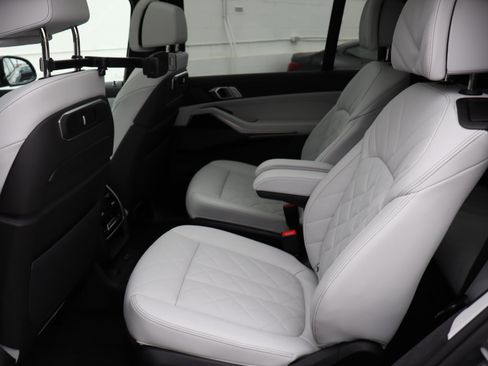Used 2026 BMW X7 xDrive40i w/ Dynamic Handling Package image 15