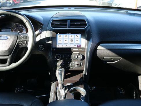 Used 2018 Ford Explorer XLT w/ Equipment Group 202A image 24