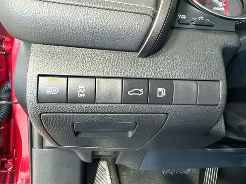 Used 2018 Toyota Camry XSE FWD image 20
