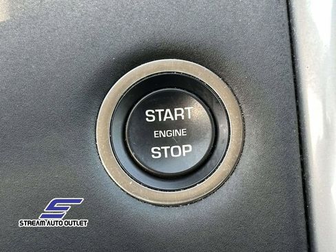 Used 2024 Land Rover Discovery S image 28