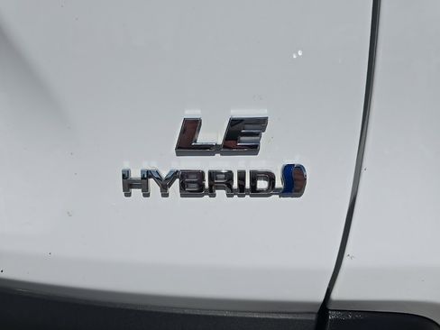 Used 2019 Toyota RAV4 LE image 19