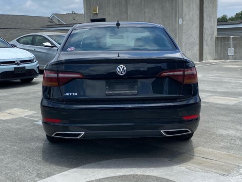 Used 2019 Volkswagen Jetta R-Line FWD image 4