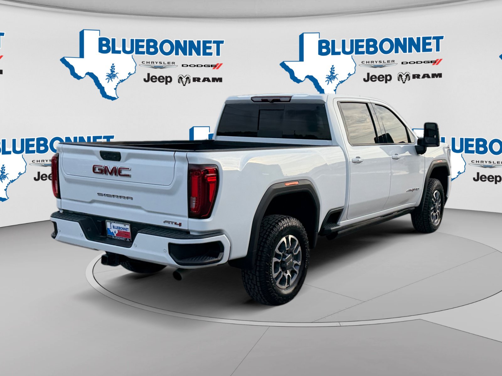 Used 2022 GMC Sierra 2500 AT4 w/ AT4 Preferred Package AWD/4WD image 5