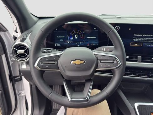 New 2026 Chevrolet Equinox LT w/ Convenience Package II FWD image 10