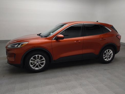 Used 2020 Ford Escape SE FWD image 2