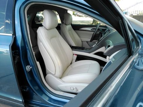 Used 2019 Lincoln MKZ Premiere FWD image 22